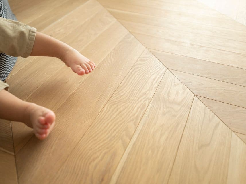 中古マンションのリノベーション後のリビングのフローリング