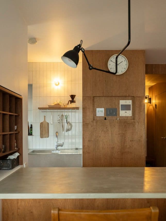 中古マンションのリノベーション後のカウンターから見たキッチン